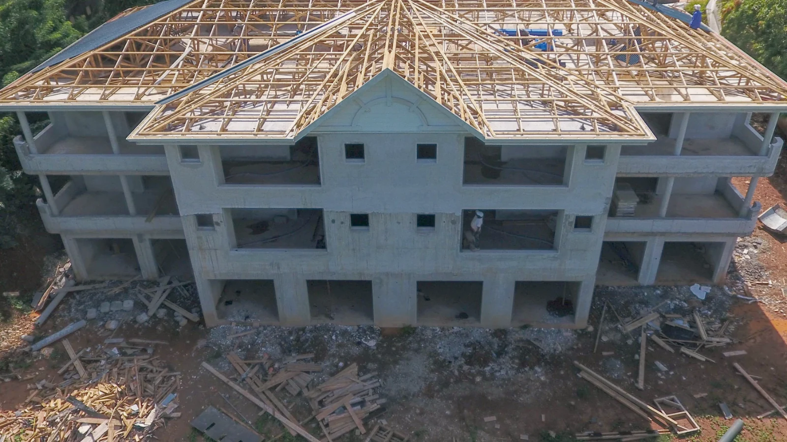 Le Robert — Charpente. Photographie réelle du chantier.